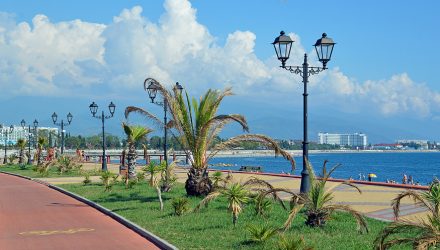 На 8 марта в Адлер  с Москвы и Питера! за 16 тыс (за 2-их )