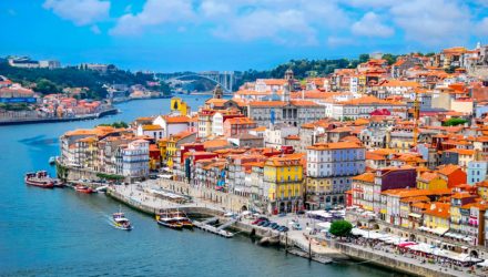 ШАРА!! С.Петербург — Порту (Португалия) —  Перелет от 8 000 руб. туда и обратно!