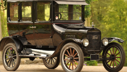 Автомобили и эвакуатор