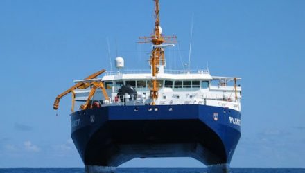 Крюинговая компания предлагает работу морякам