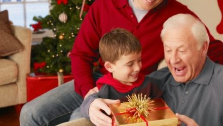 Что подарить дедушке