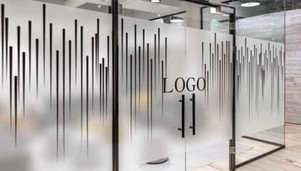 Преимущества тонировки офисов